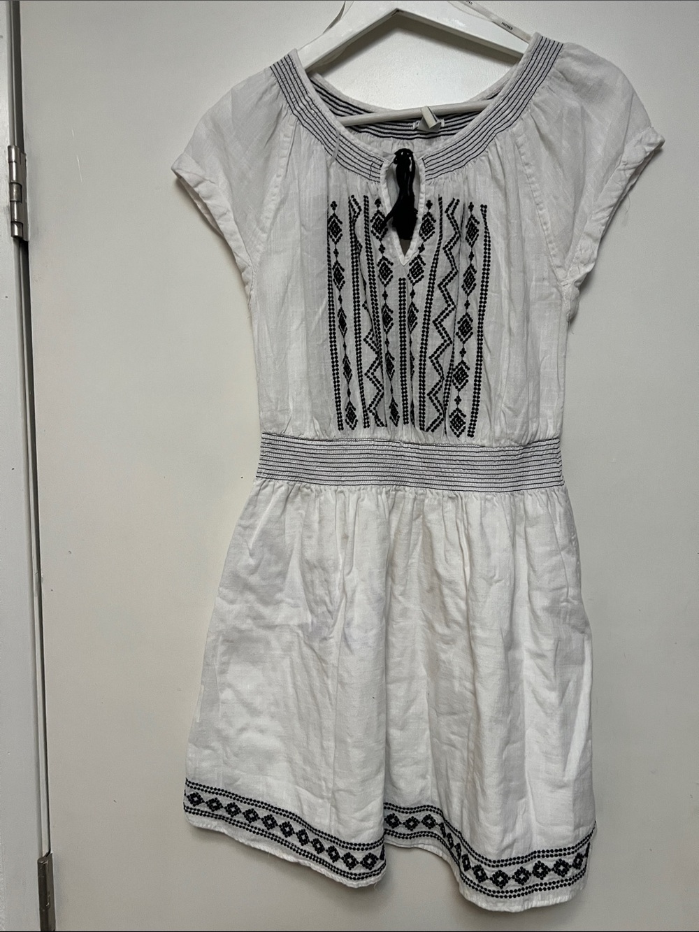 White embroidered boho/peasant mini dres